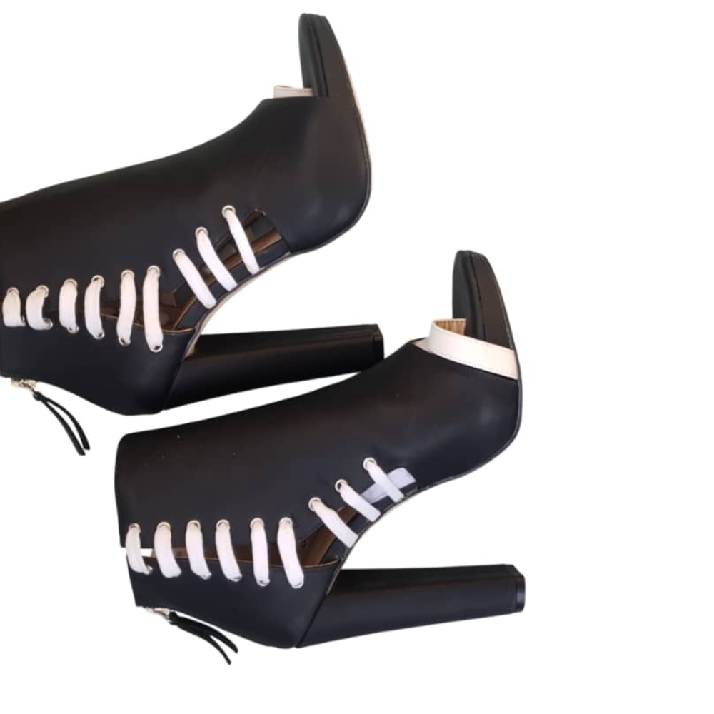 GX by Gwen Stefani Black and White Heeled Boots - Picture 3 of 5